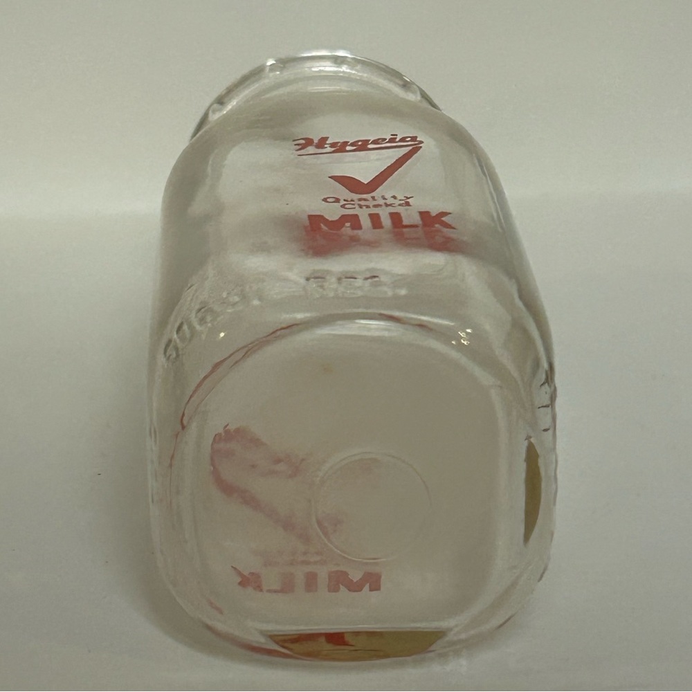 Vintage Hygeia Dairy One Pint Glass Milk Bottle **Collectible - Picture 3 of 9